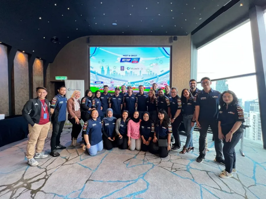 Guests, Telcowin and the WithU Yamaha RNF team at the meet and greet